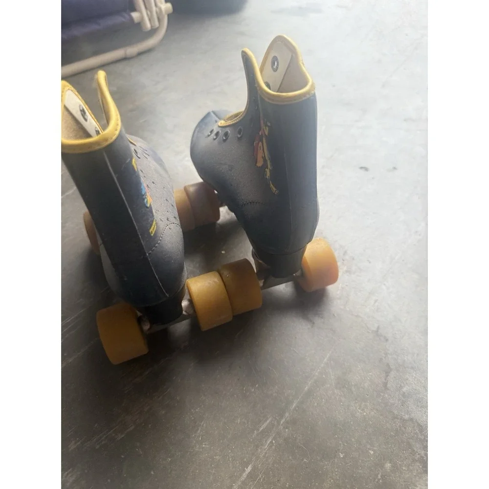 Vintage 1980 Pac-Man Roller Skates Brookfield Trucks Original Wheels PM 9